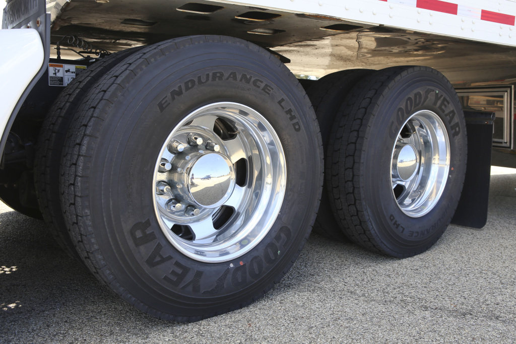 Semi Truck & Wheel Polish